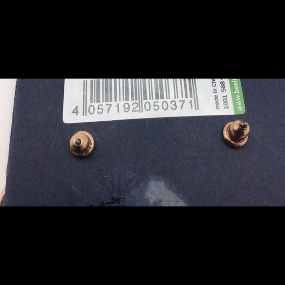 Heart Shape post Earrings with Swarovski Crystal’s - Picture 5 of 5